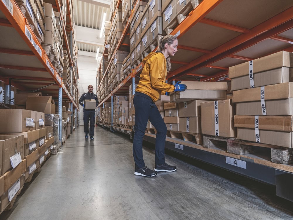 84753_trainer_23_ACTION_004.jpg 84753_trainer_23_ACTION_004.jpg